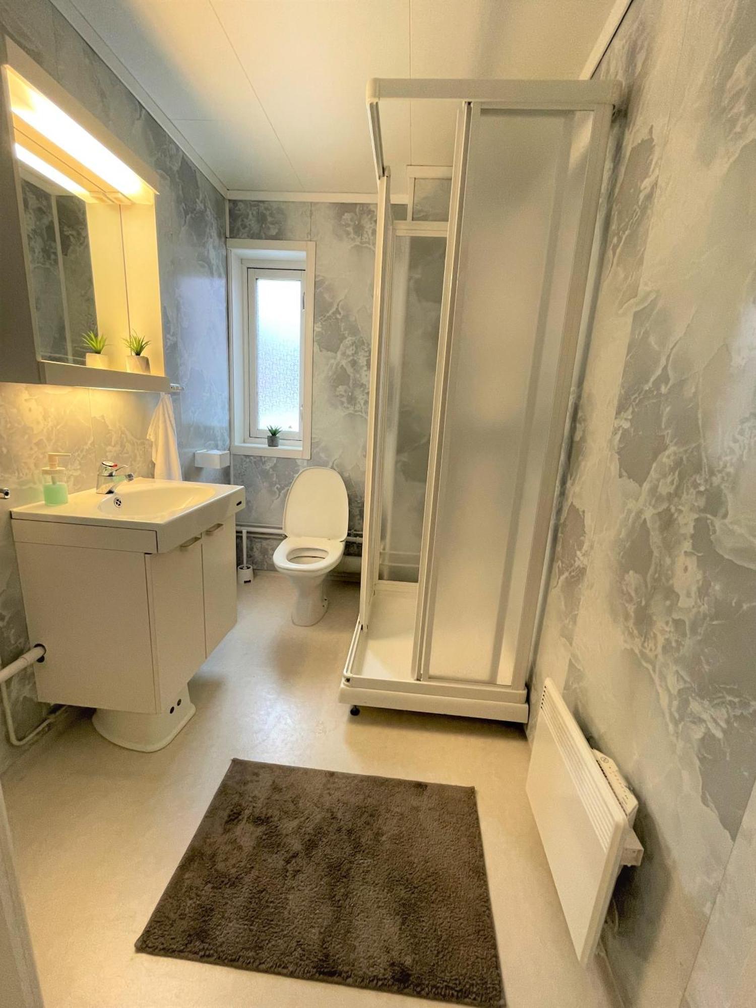Lassiebyn 10 Entire Apartment With Parking & Kitchen Branas Ngoại thất bức ảnh
